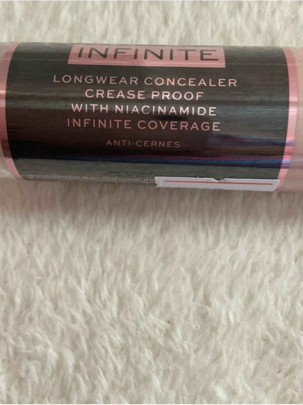 Makeup Revolution Infinite Longwear Concealer - Pink & Black Tube